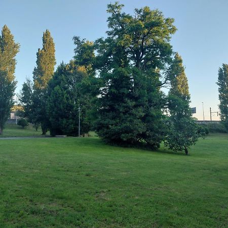 Apartamento Vieiro Con Plaza Garaje Gratis 圣地亚哥－德孔波斯特拉 外观 照片