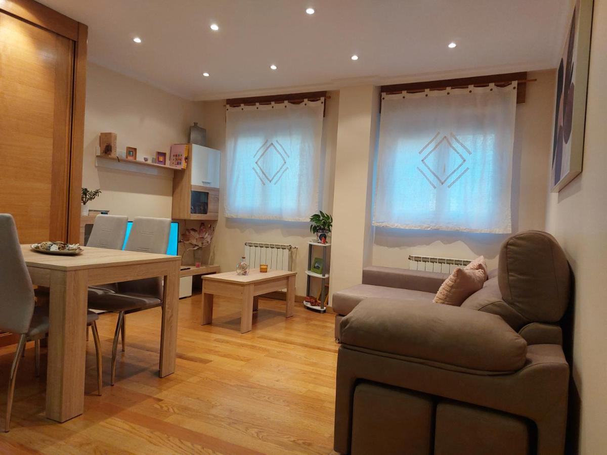 Apartamento Vieiro Con Plaza Garaje Gratis 圣地亚哥－德孔波斯特拉 外观 照片