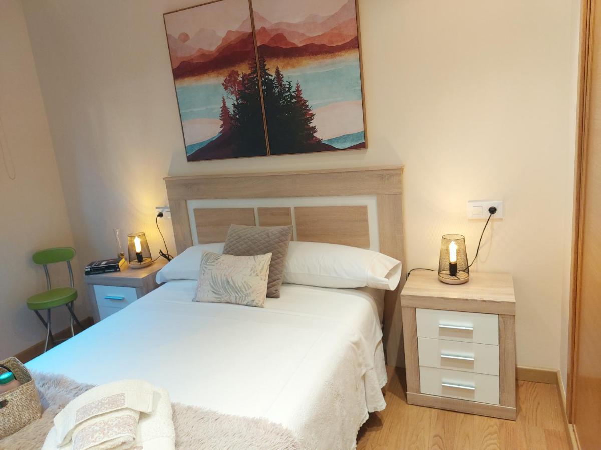 Apartamento Vieiro Con Plaza Garaje Gratis 圣地亚哥－德孔波斯特拉 外观 照片