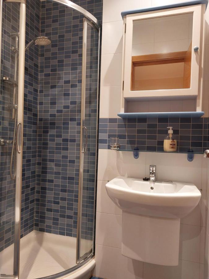 Apartamento Vieiro Con Plaza Garaje Gratis 圣地亚哥－德孔波斯特拉 外观 照片