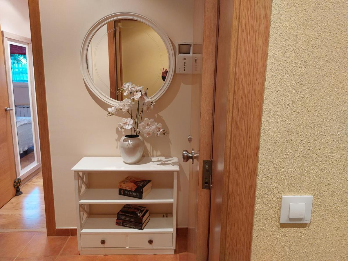 Apartamento Vieiro Con Plaza Garaje Gratis 圣地亚哥－德孔波斯特拉 外观 照片