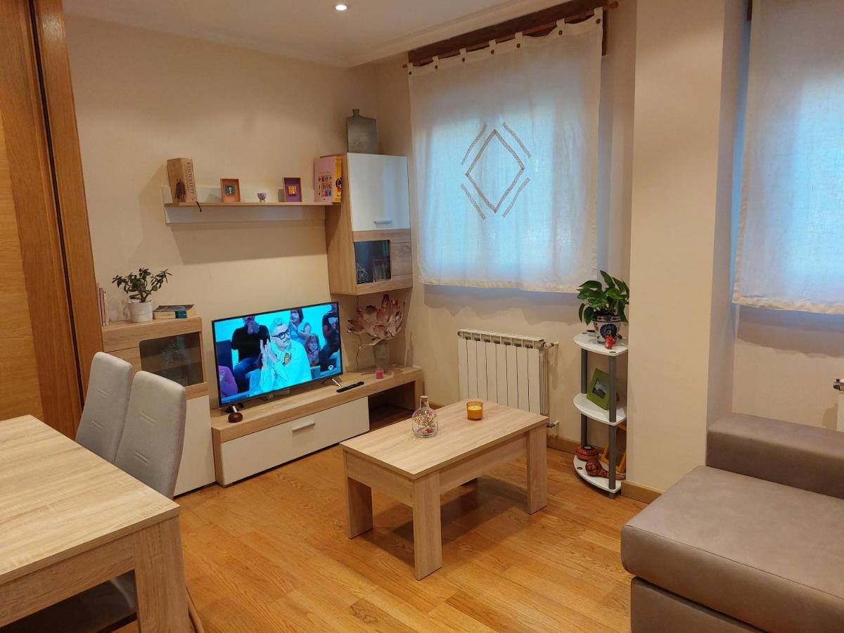 Apartamento Vieiro Con Plaza Garaje Gratis 圣地亚哥－德孔波斯特拉 外观 照片